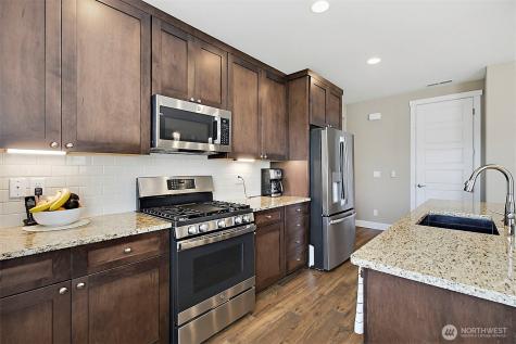 17715 125th Avenue E Puyallup WA 98374