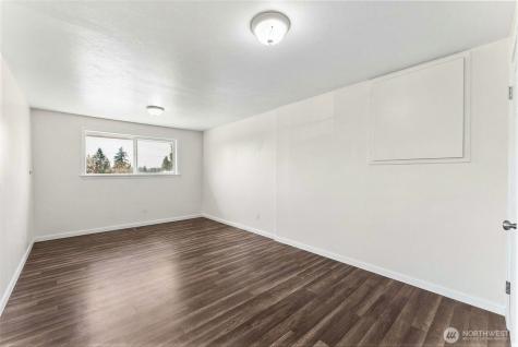 8635 S G Street Tacoma WA 98444