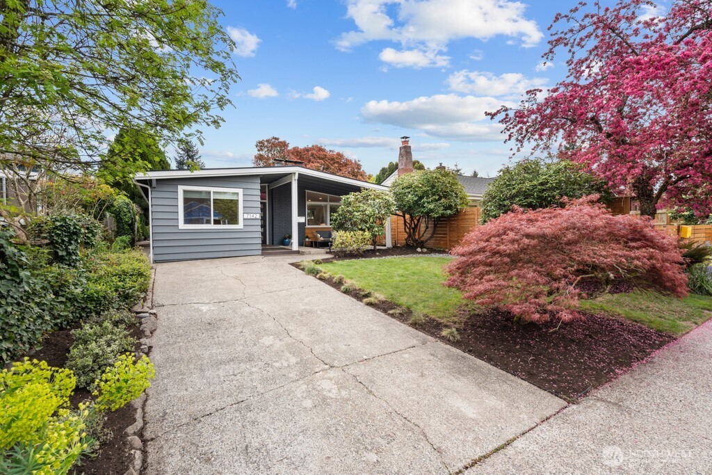 7142 31st Avenue SW Seattle WA 98126