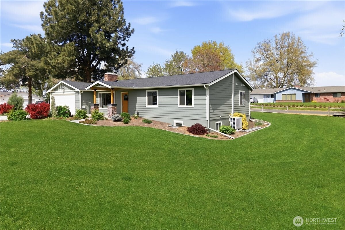 919 Stanley Drive College Place WA 99324