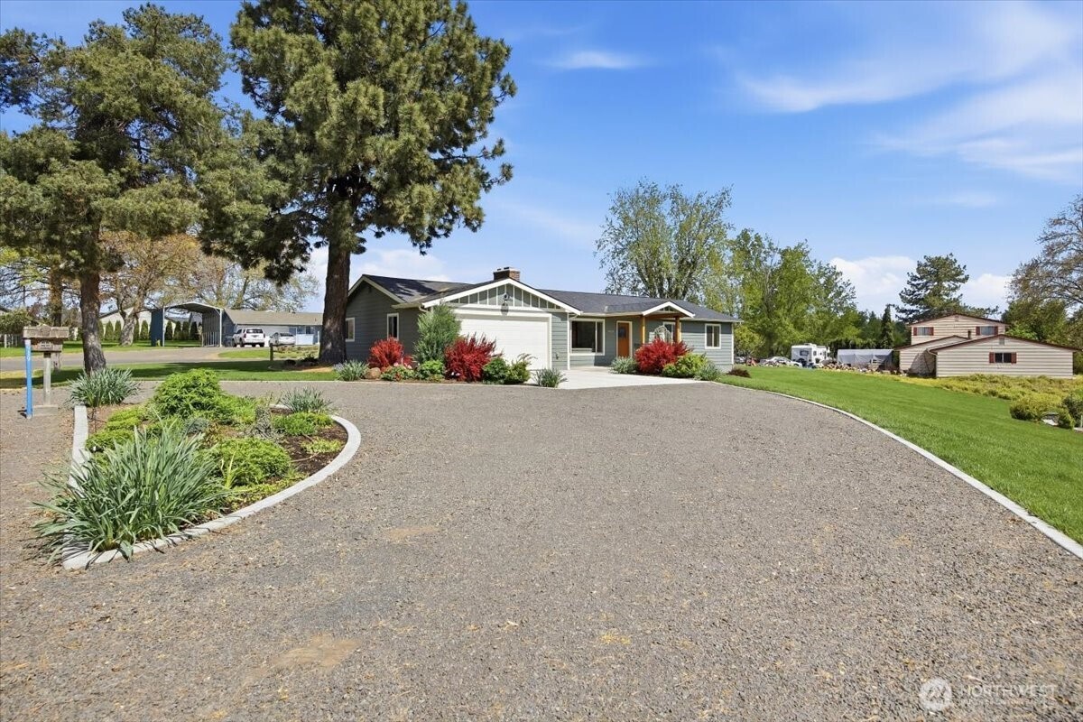 919 Stanley Drive College Place WA 99324