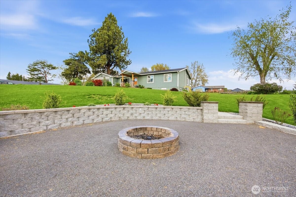 919 Stanley Drive College Place WA 99324