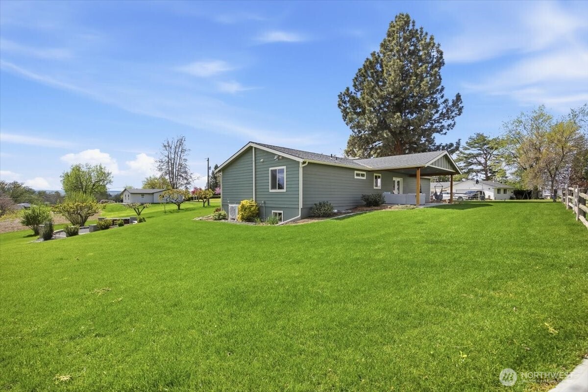 919 Stanley Drive College Place WA 99324