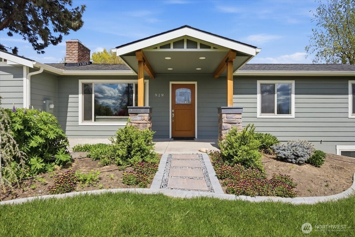 919 Stanley Drive College Place WA 99324
