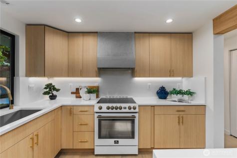 11715 SE 64th Street Bellevue WA 98006