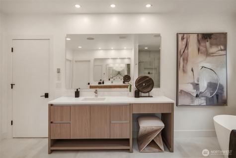 10411 NE 28th Place Bellevue WA 98004