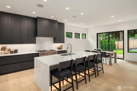 10411 NE 28th Place Bellevue WA 98004