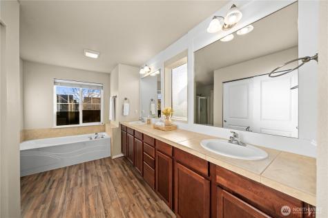 1167 32nd Place NE Auburn WA 98002