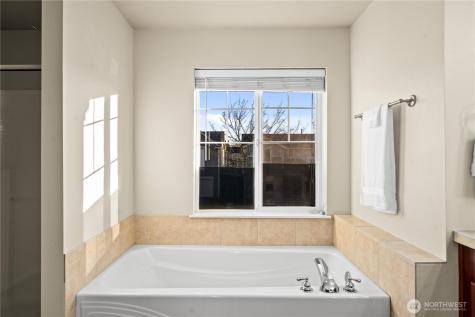 1167 32nd Place NE Auburn WA 98002