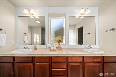 1167 32nd Place NE Auburn WA 98002