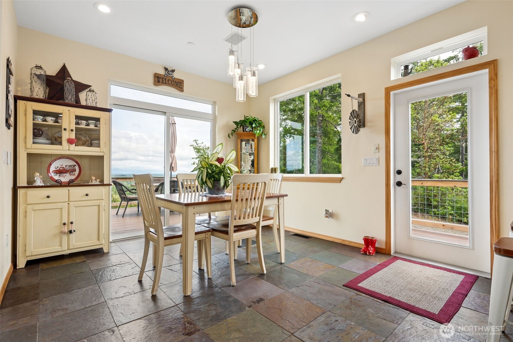 90 W Jeanne Saeger Loop Shelton WA 98584