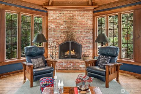 1815 102nd Place SE Bellevue WA 98004