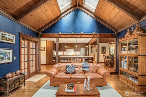 1815 102nd Place SE Bellevue WA 98004