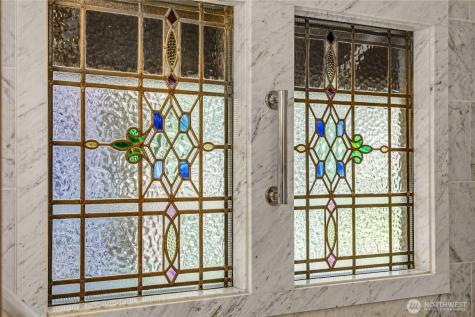 1815 102nd Place SE Bellevue WA 98004