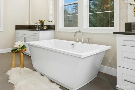 8784 NE Winslow Grove Court Bainbridge Island WA 98110