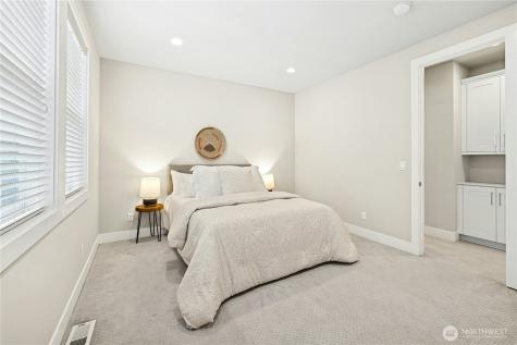 8784 NE Winslow Grove Court Bainbridge Island WA 98110