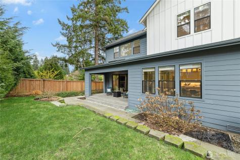 8784 NE Winslow Grove Court Bainbridge Island WA 98110