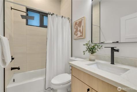8439 47th Avenue S Seattle WA 98188