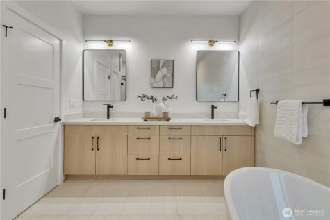 8439 47th Avenue S Seattle WA 98188