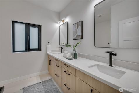 8439 47th Avenue S Seattle WA 98188