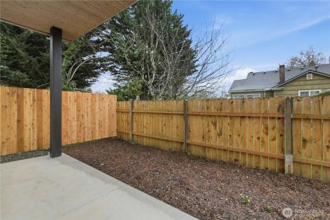 8439 47th Avenue S Seattle WA 98188