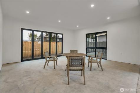 8439 47th Avenue S Seattle WA 98188