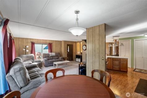 12314 122nd Avenue Court Puyallup WA 98374