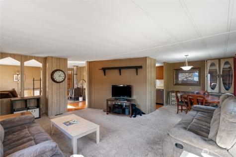 12314 122nd Avenue Court Puyallup WA 98374