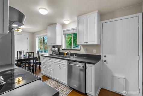 17419 Gravenstein Road Bothell WA 98012