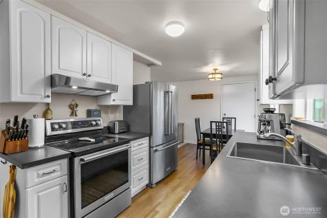 17419 Gravenstein Road Bothell WA 98012