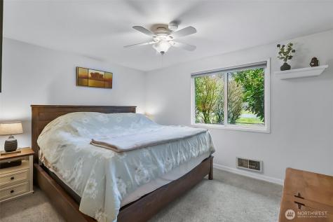 17419 Gravenstein Road Bothell WA 98012