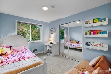 17419 Gravenstein Road Bothell WA 98012