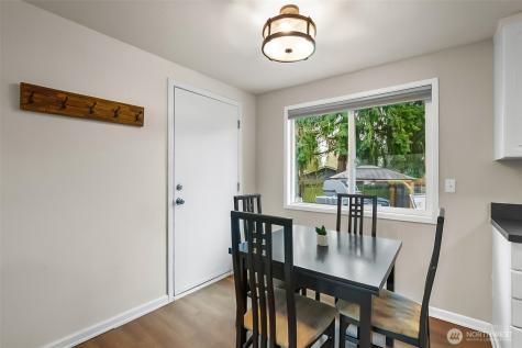 17419 Gravenstein Road Bothell WA 98012