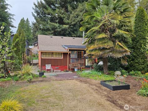 9345 NE Seaview Avenue Indianola WA 98342