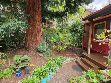 9345 NE Seaview Avenue Indianola WA 98342