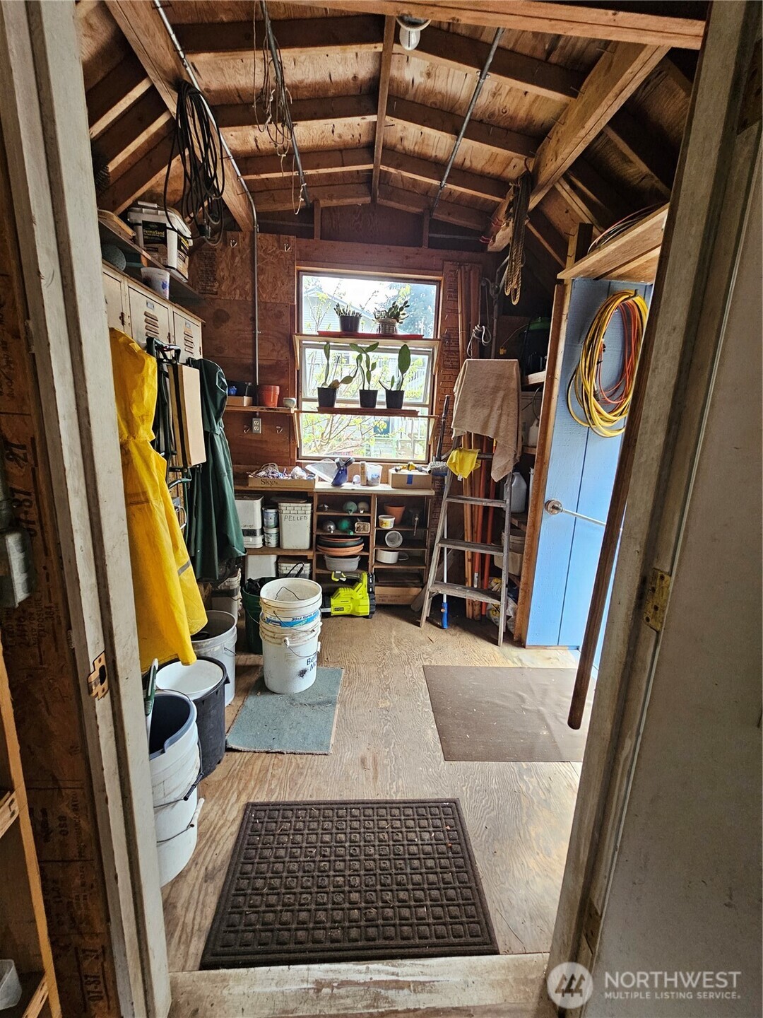 9345 NE Seaview Avenue Indianola WA 98342