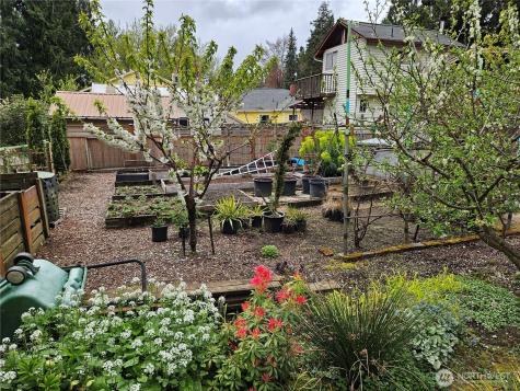 9345 NE Seaview Avenue Indianola WA 98342