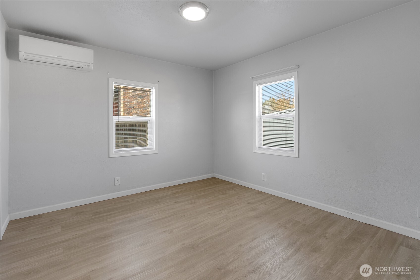637 Elizabeth Street Sumner WA 98390