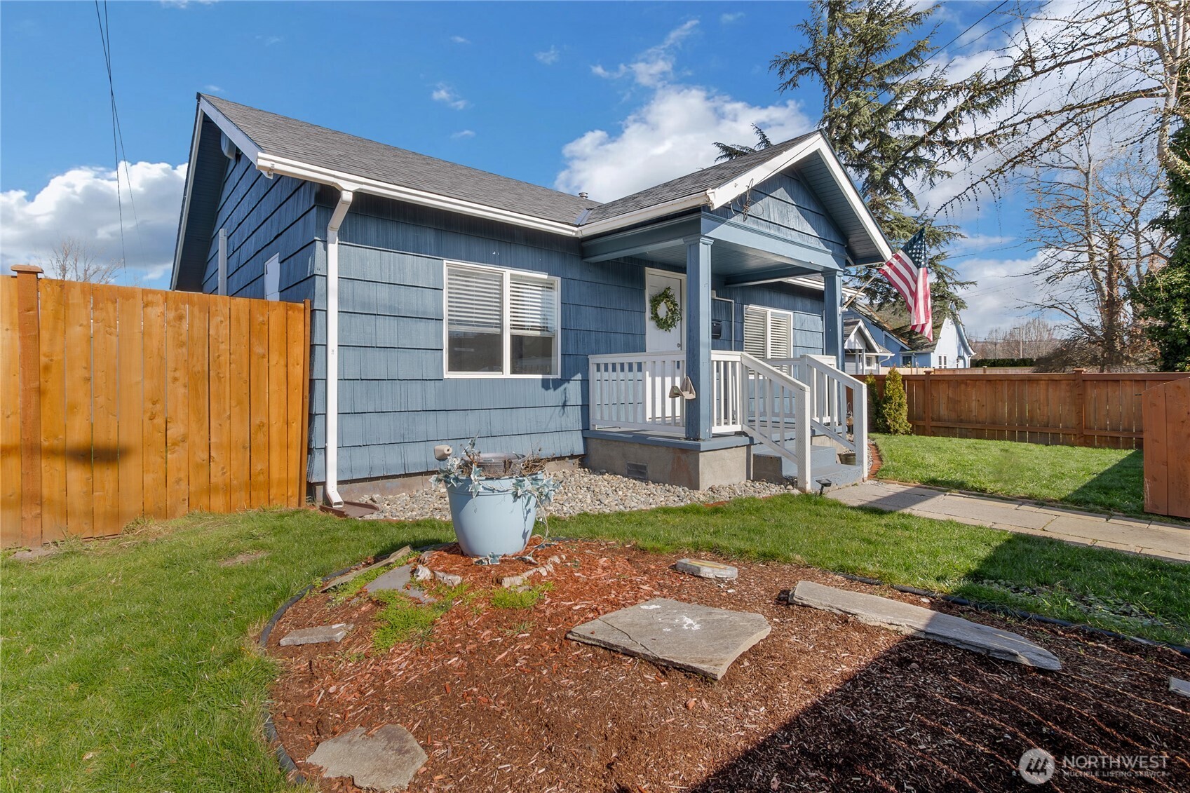637 Elizabeth Street Sumner WA 98390
