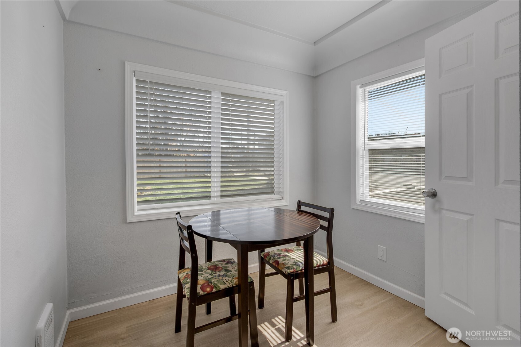 637 Elizabeth Street Sumner WA 98390