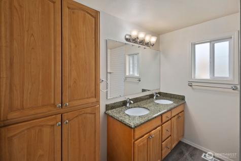 15420 SE 144th Place Renton WA 98059