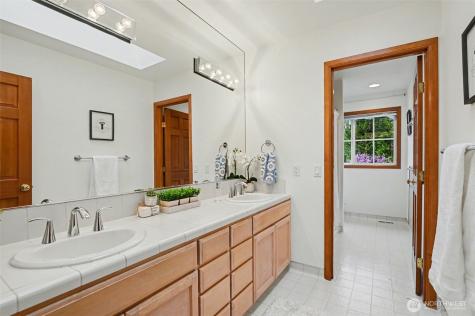 19510 223rd Avenue NE Woodinville WA 98077