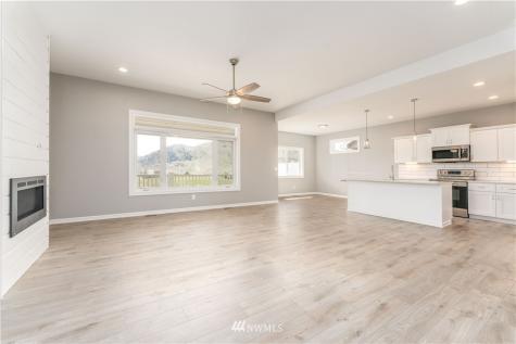 482 Sunny Brooke Lane Chelan WA 98816