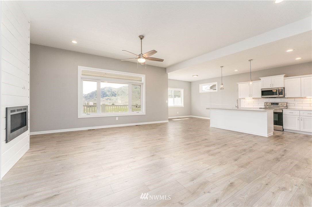 482 Sunny Brooke Lane Chelan WA 98816