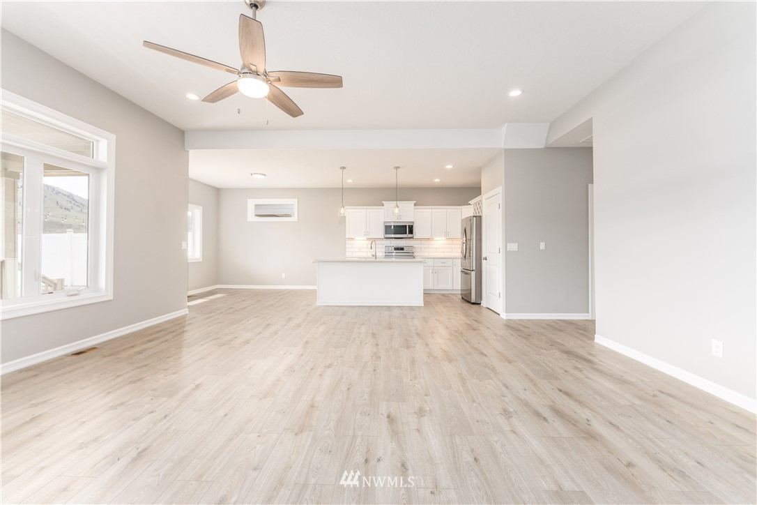 482 Sunny Brooke Lane Chelan WA 98816
