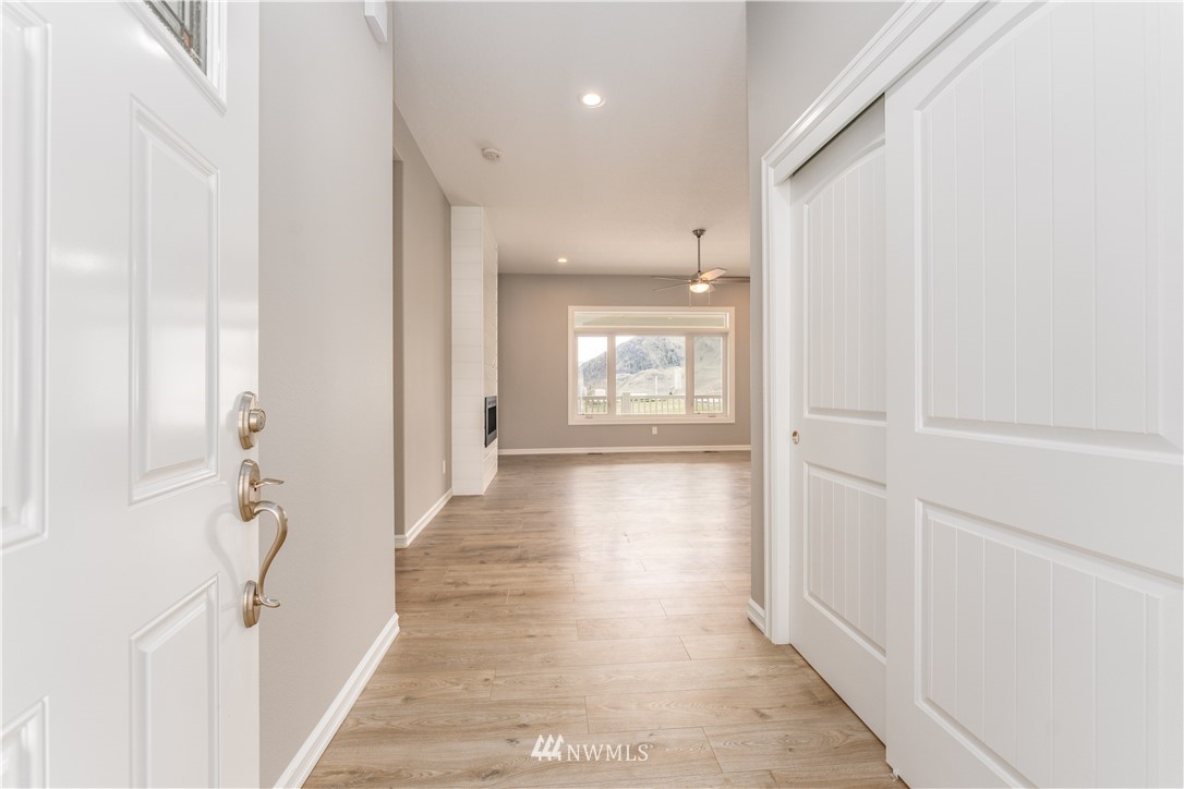 482 Sunny Brooke Lane Chelan WA 98816
