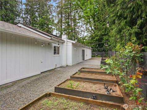 18824 SE 164th Street Renton WA 98058