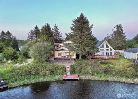 137 N Razor Clam Drive SW Ocean Shores WA 98569