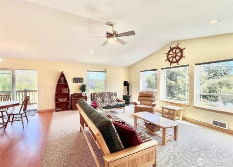 137 N Razor Clam Drive SW Ocean Shores WA 98569