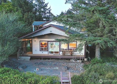 137 N Razor Clam Drive SW Ocean Shores WA 98569